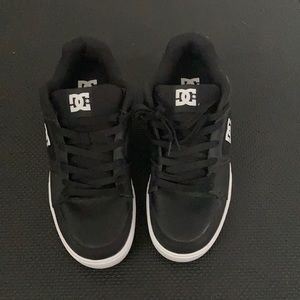 NWOT DC skate shoes - Black leather w/ white soles